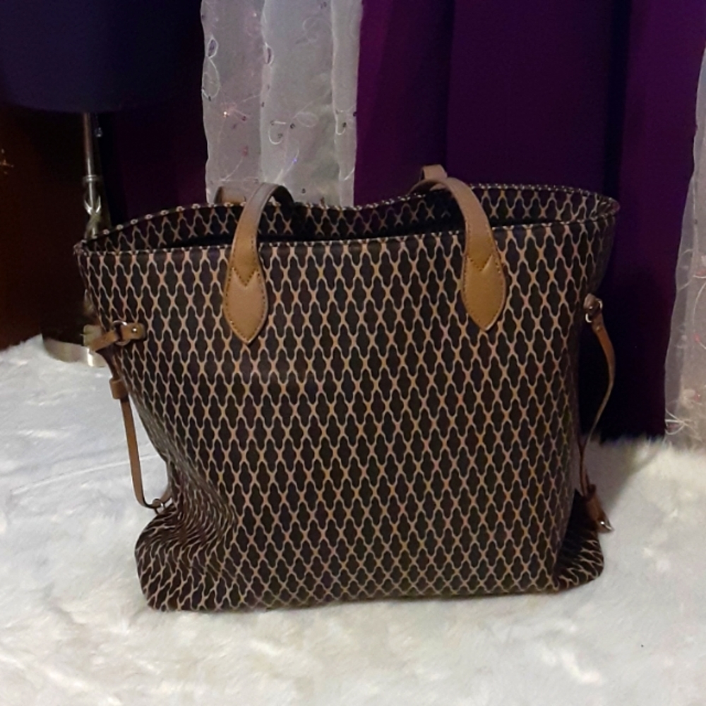 Geometric Print Electronics Bag - image 3